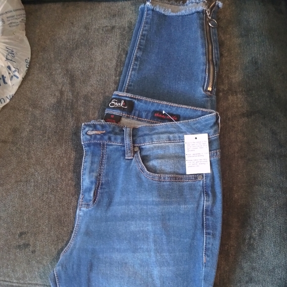 Jeans - Picture 1 of 2